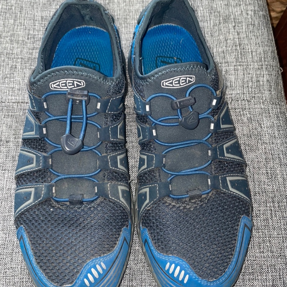 Keen Versavent hiking sneakers. Size 10.5